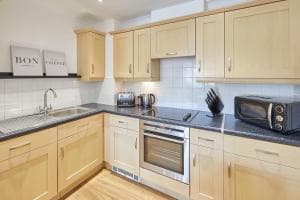 Host & Stay - Freshwater View Image 1