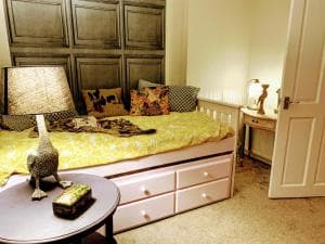 Bohemian 5-Bed Regency Townhouse in Hebden Bridge Image 2