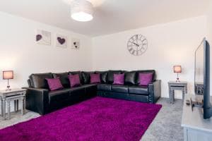 Oakley - Large, Elegant, Dog Friendly & Parking Image 3