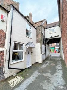 Hidden Gem Cottage, Driffield Image 1