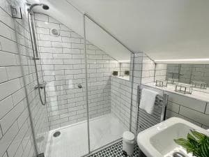 Old Yarn Apartment - Close to city walls Image 3