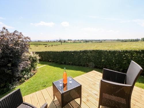 Lovesome Pod Image 2