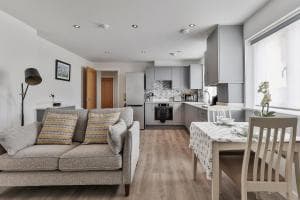 11 Belle House Image 2