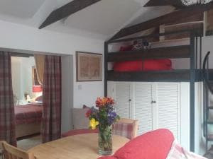 The LITTLE HOUSE in HULL Image 2