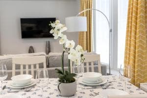 Belle House, Apt 5 Image 5