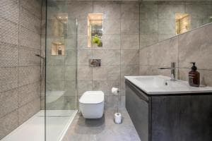 The Quadrant - The Palm Suite Image 5