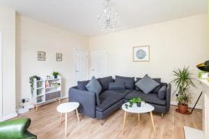 Pass the Keys 2 Bed with Garden Parking and York Minster views Image 2