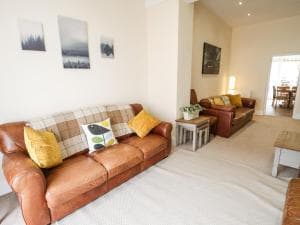 4 Normanby Terrace Image 2