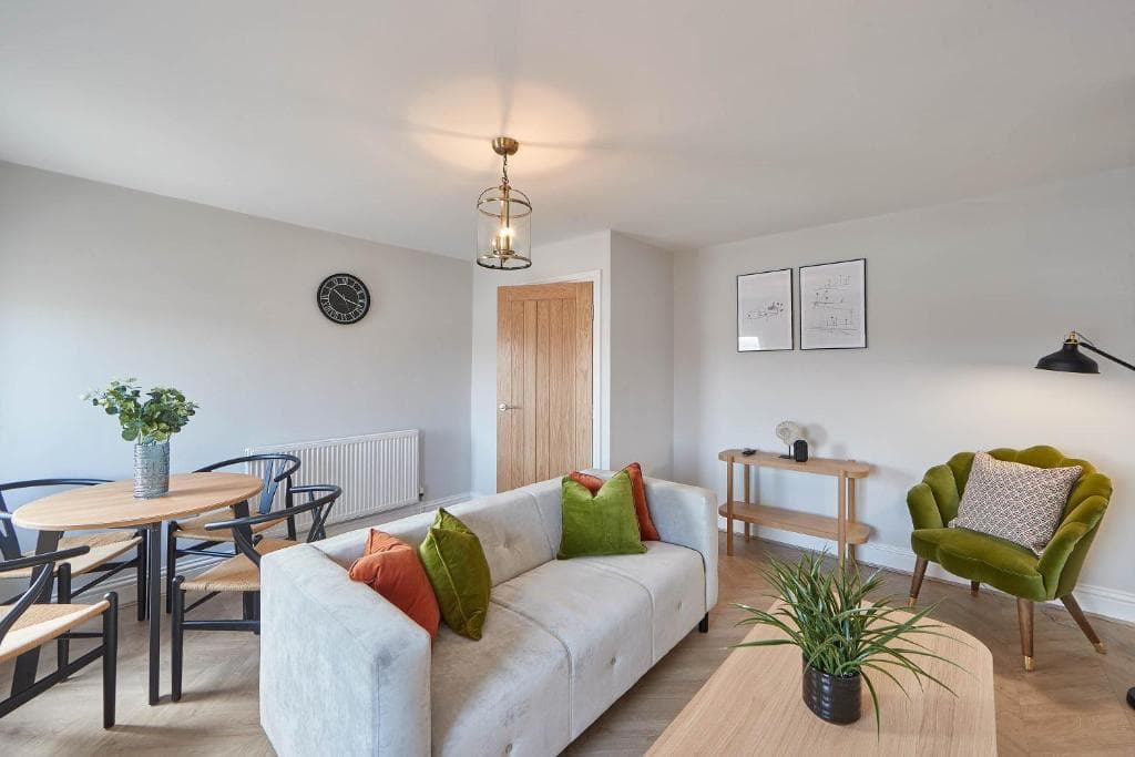 Host & Stay - Whitby Heights Image 1