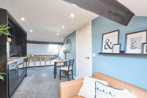 Host & Stay - West Cliff View Apartment Image 2