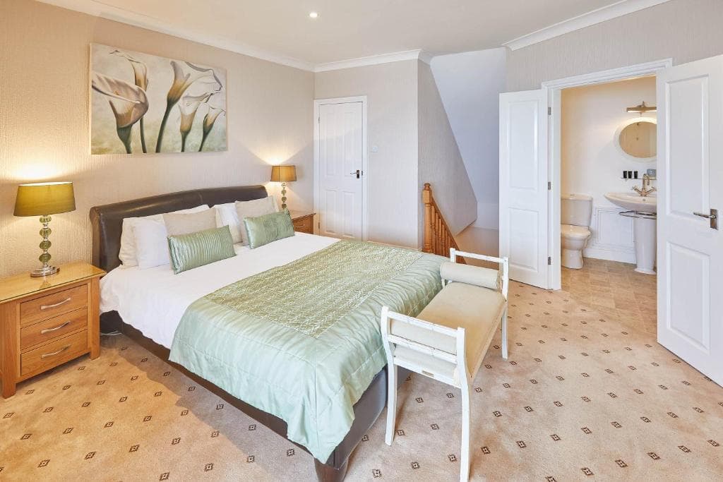 Host & Stay - Rooftops Apartment Image 8