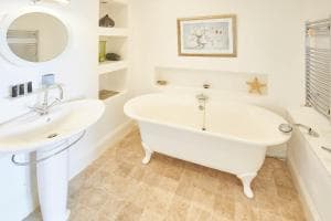 Host & Stay - Rooftops Apartment Image 10