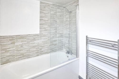 Host & Stay - Clarendon Apartments Image 5