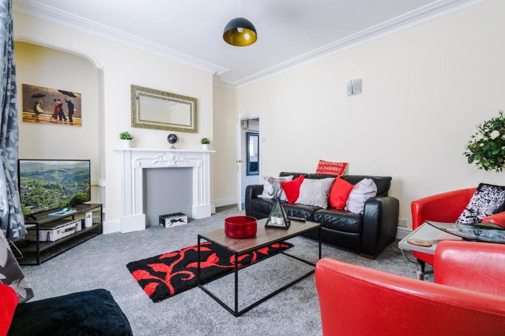 Woodside House by Lavender Stays Image 1