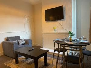 Luke Stays - Ronald Road Image 1