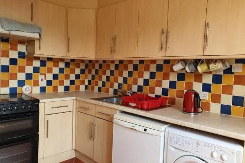 Entire Cottage- suit couple or family 2, max 5 Image 3