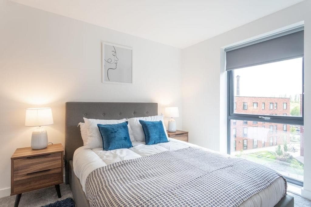Brand New Apartment In The Heart Of York With Free Parking Image 1