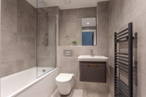 Brand New Apartment In The Heart Of York With Free Parking Image 5