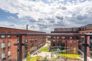 Brand New Apartment In The Heart Of York With Free Parking Image 2