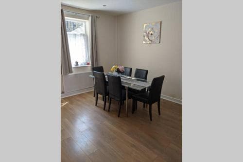 Modern holiday let in Skipton, North Yorkshire Image 3