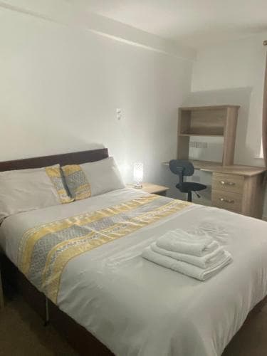 Inviting 3-Bed Apartment in Stockton-on-Tees Image 1