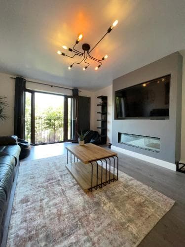 5 Lockside *Free private parking* *City centre* Image 3