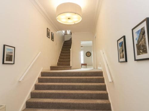 7a Belvoir Terrace Image 3