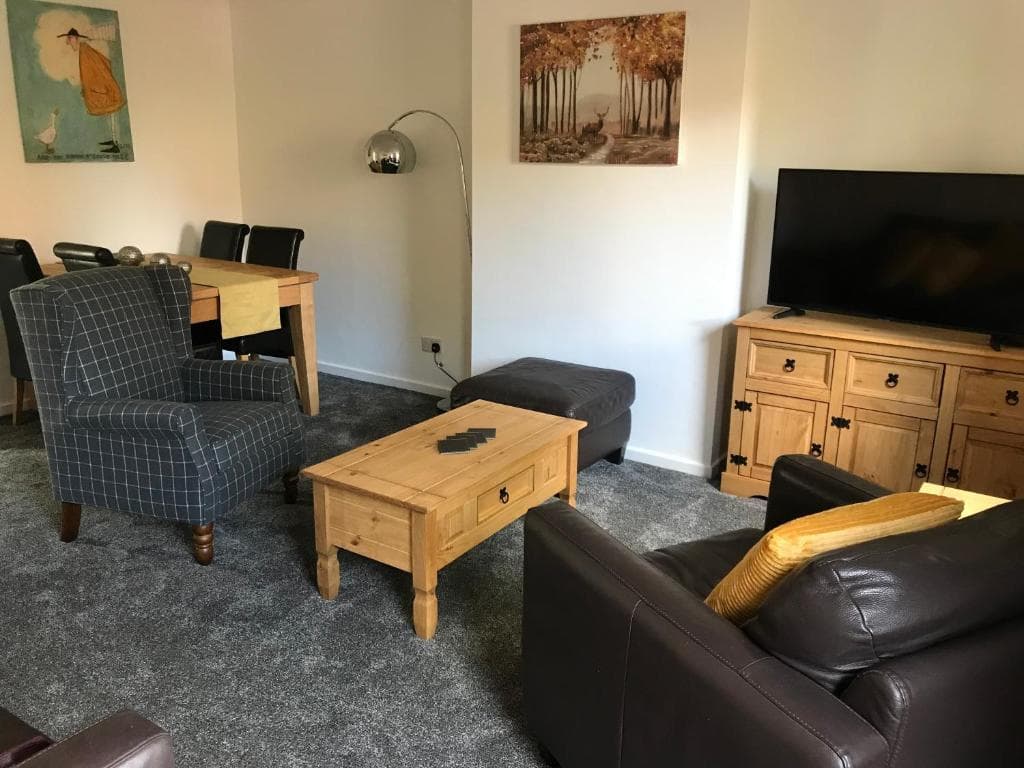 Cloisters Walk Image 1