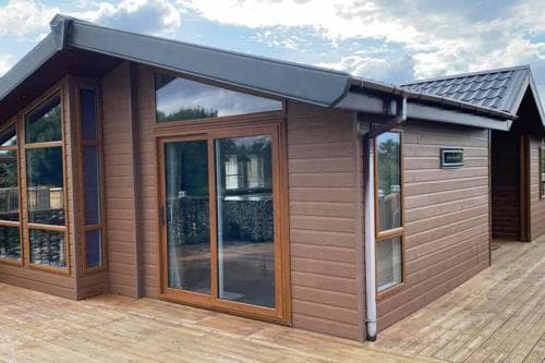 Long Meadow Lodge with Hot Tub Image 3