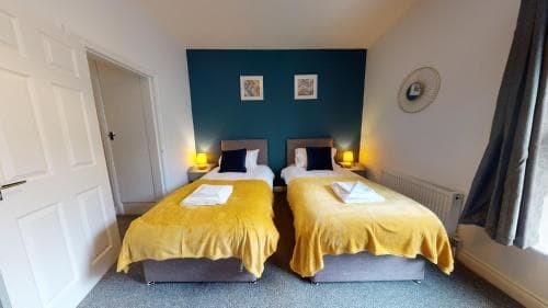 Suffolk House 3 or 6 Bed setup Workstays UK Image 3