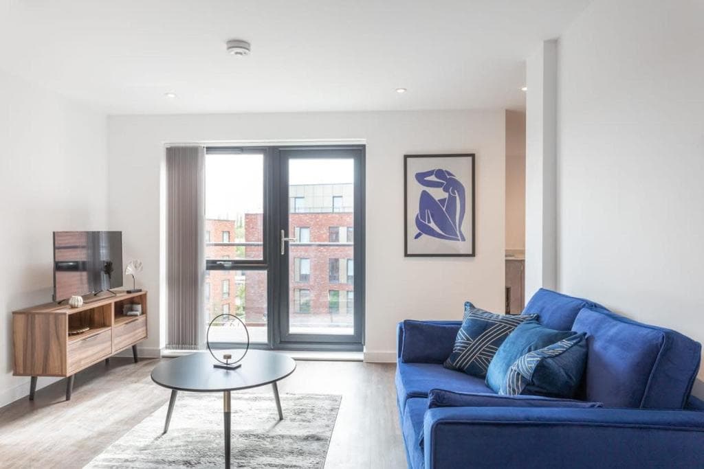 Stunning 1BR Apartment in the Heart of York Image 1