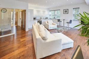 Host & Stay - One Love Image 2