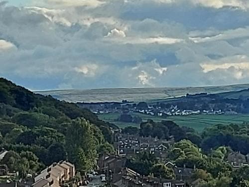 Hazel's House Image 2