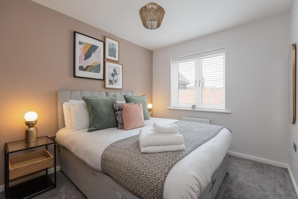 Host & Stay - Oyster Cottage Image 1