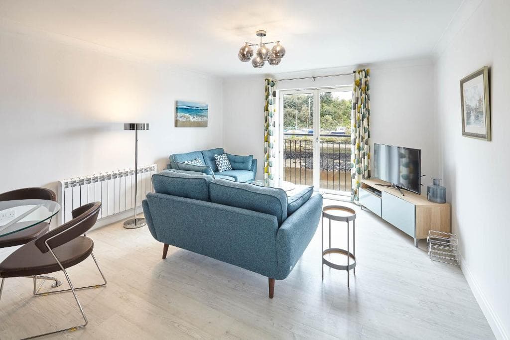 Host & Stay - Shipwrights Eskape Image 1