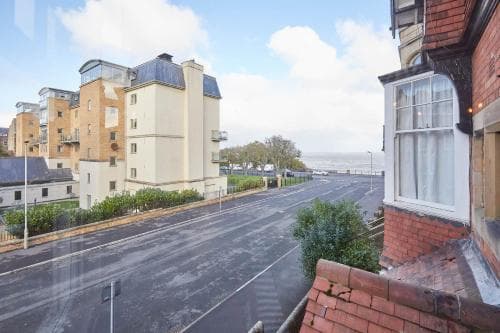 Host & Stay - The Avenue Victoria Apartment Image 7