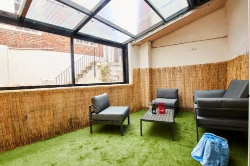 In The Heart of Whitby - Harbour Views - Garden Terrace - Pet Friendly Image 3