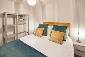 Host & Stay - Fern Image 2