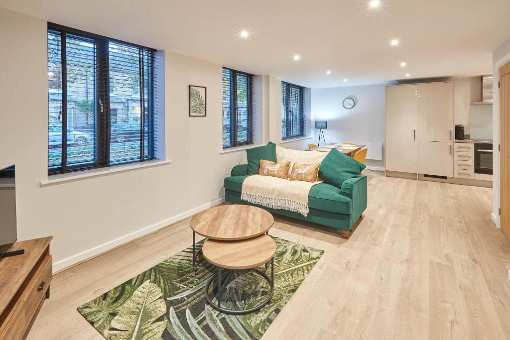 Host & Stay - Fern Image 1