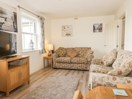 64 The Parade Image 3