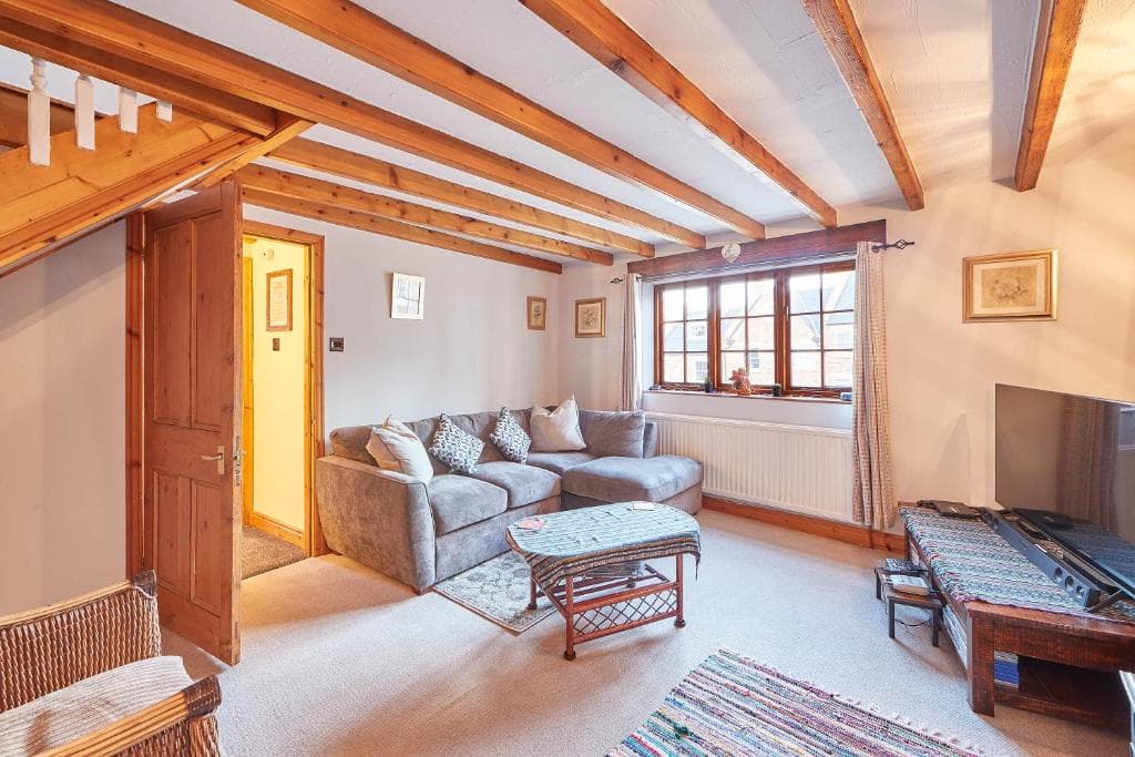 Host & Stay - Oldcorn Cottage Image 1