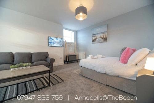 Annabells at The Beach Image 3