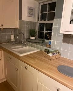 Johnnies Cottage a 1 bedroom bolt hole in the heart of Bainbridge, Yorkshire Dales Image 2