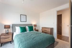 Amazing 2 bed Apartment with Roof Terrace in the heart of York Image 2