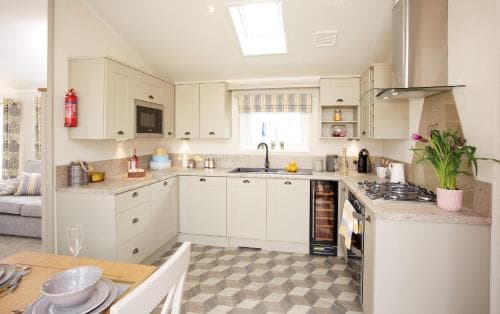 JJs Lodge Azalea Image 3