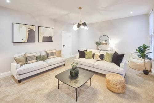 Host & Stay - Albion House Image 3