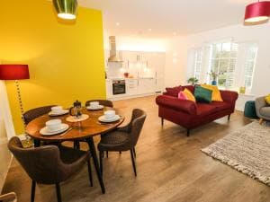 Over The Arch Image 2