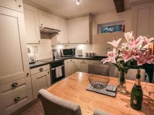 Ramblers Cottage Image 1