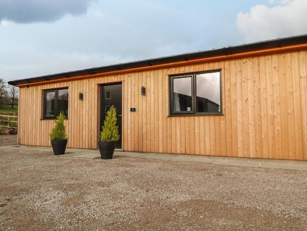 Whernside Lodge Image 1