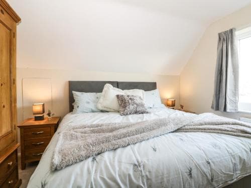 1 Woodhouse Cottages Image 2